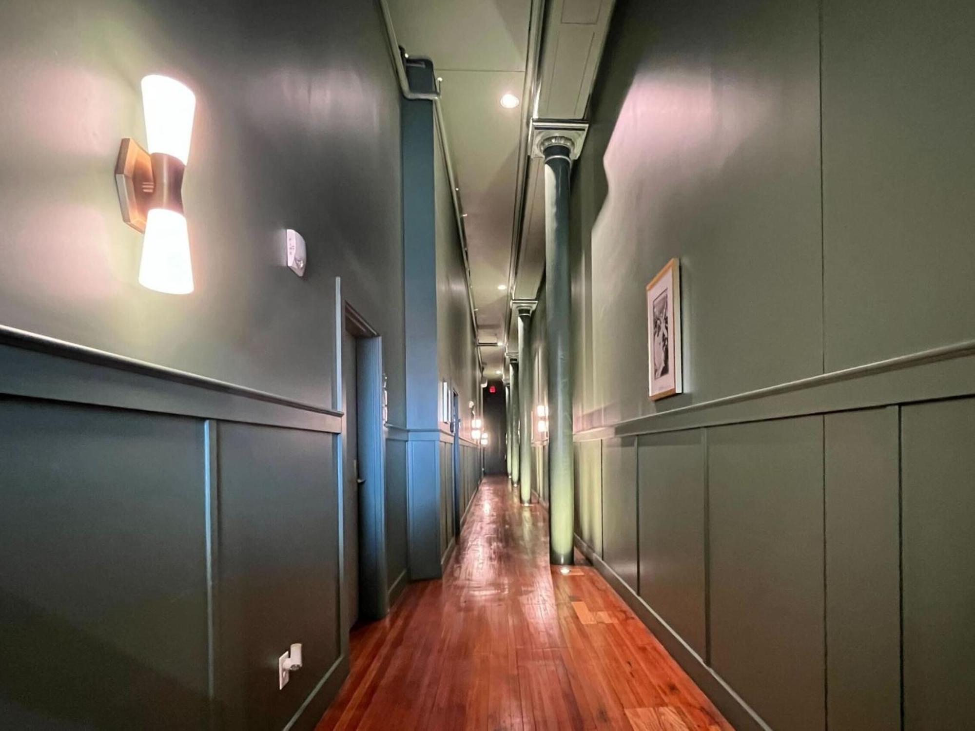Apartment Modern Space In The Vibrant #101 Louisville