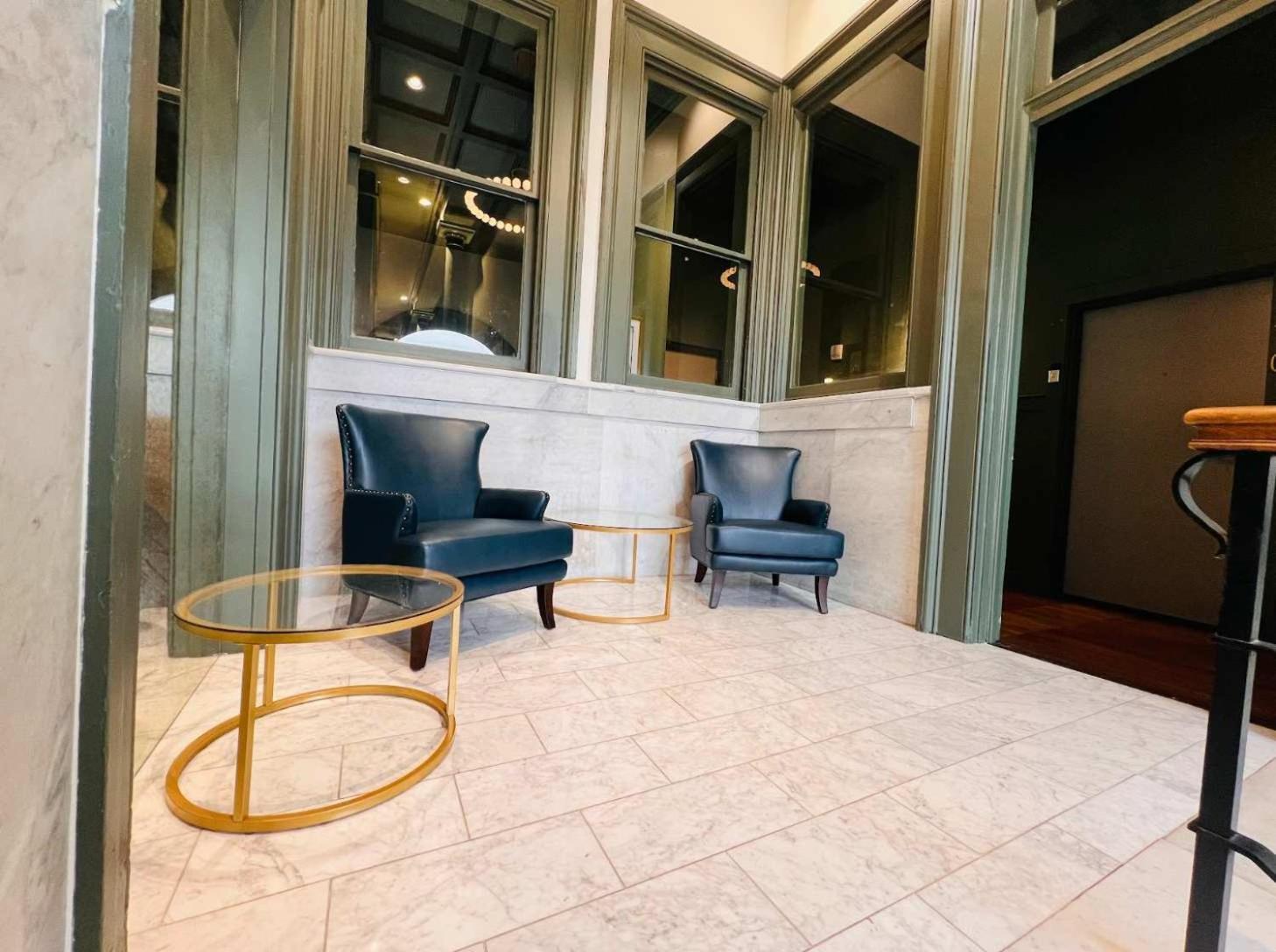 Apartment Modern Space In The Vibrant #101 Louisville